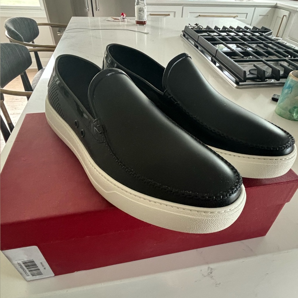 Salvatore Ferragamo men’s Fury 2 synthetic loafers size 11 NEW